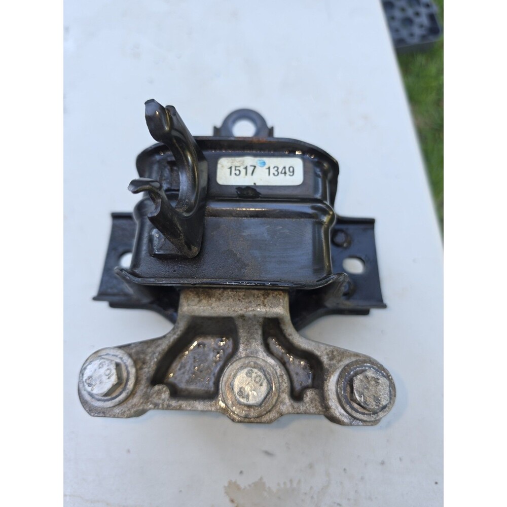 2016-2022 CHEVROLET SPARK FWD 1.4L ENGINE TRANSMISSION MOUNT SUPPORT BRACKET OEM
